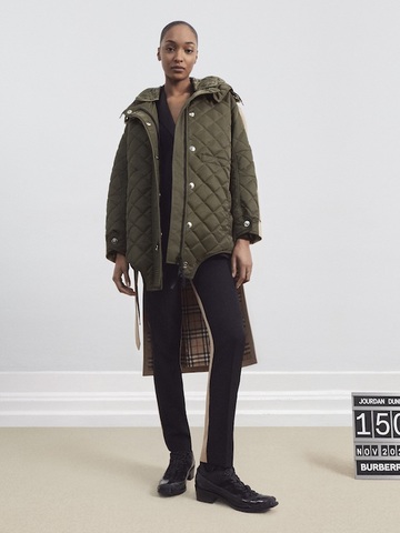 BURBERRY 推出全新「未来典藏」限量胶囊系列