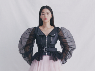 Alexander McQueen  全智贤浪漫演绎2021春夏女装系列
