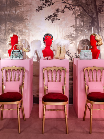 Roger Vivier 罗杰·维维亚2021秋冬系列 见证永恒魅力 等待精彩重启