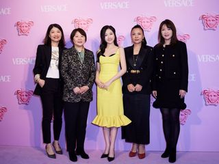 众星出席Versace 沉浸式限时店活动 