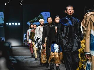 TUYUE涂月2021AW “幸存者日記”｜上海時裝周秀場上的當代藝術