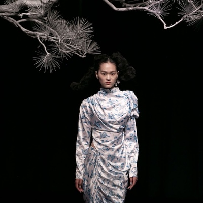 Yuhan Wang 2021秋冬系列 “晚松翠方深”