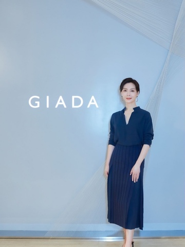 三料视后陈数空降GIADA深圳益田假日广场精品店，分享穿搭心得
