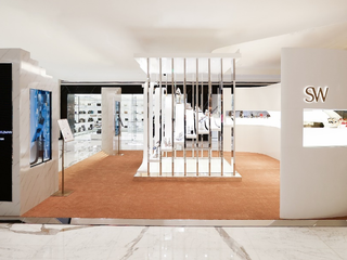 STUART WEITZMAN “耀，不止步”限时概念店璀璨启程 悦步而上臻赏匠心之作，探索现代女性自信之美
