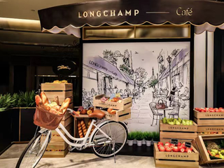 Longchamp café限时咖啡馆登陆北京SKP 邀您共同鉴赏 Longchamp「珑骧」2021秋冬系列