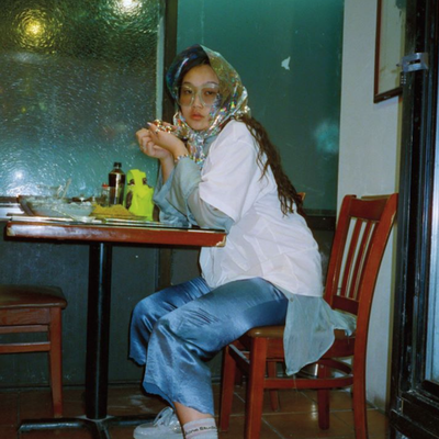 Acne Studios推出限量版闪银色08STHLM运动鞋
