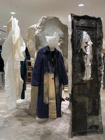 LEMAIRE首次与中国艺术家合作装置展登陆Dover Street Market Beijing 林延-LEMAIRE : 北京门道