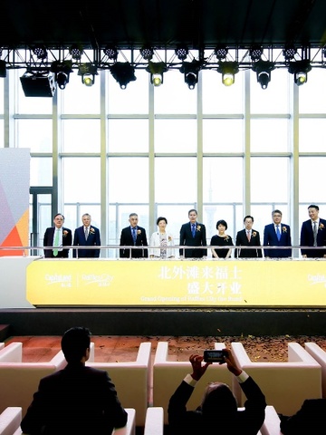 潮趣生活云集，新概念空间亮相，北外滩来福士全面开业