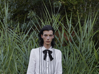 GREEN LENS  绿镜 大型装置艺术 由 ANTHONY VACCARELLO DOUG AITKEN 为 SAINT LAURENT 圣罗兰 创作