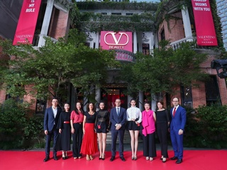 华伦天奴美妆天猫旗舰店盛大启幕，正式在中国市场上市  以高定美学理念开启全新篇章