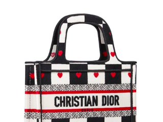 DIORAMOUR限定系列