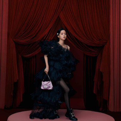 罗杰·维维亚倾情呈现 2021 秋冬系列广告大片 肆意想象 境由心造