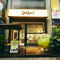 Seesaw创意新篇章：首家「日咖夜酒」体验店正式开业