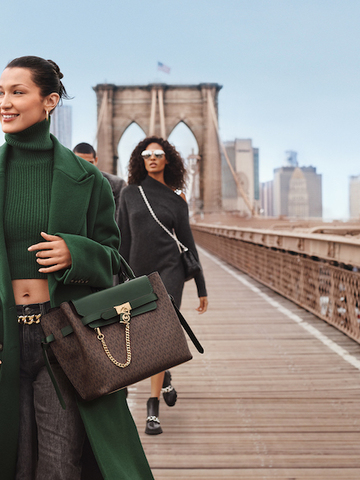 MICHAEL KORS发布2021 MICHAEL Michael Kors和MICHAEL KORS MENS秋季系列广告大片