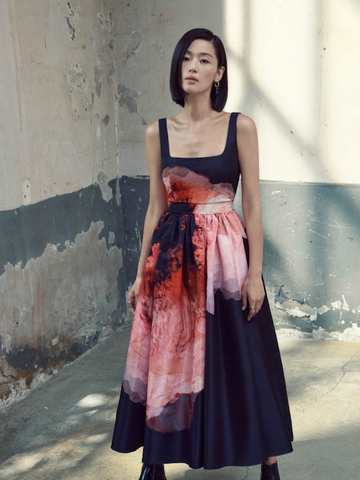 Alexander McQueen韩国品牌大使全智贤 演绎2021秋冬ANEMONES（银莲花）系列