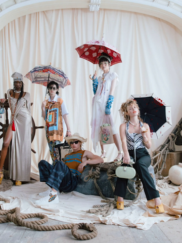 Vivienne Westwood  全新发布2022春夏系列SAVE OUR SOULS