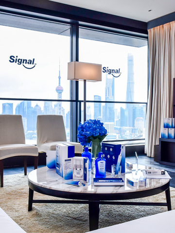 Signal WHITE NOW以白之名，揭开水光皓齿的秘密