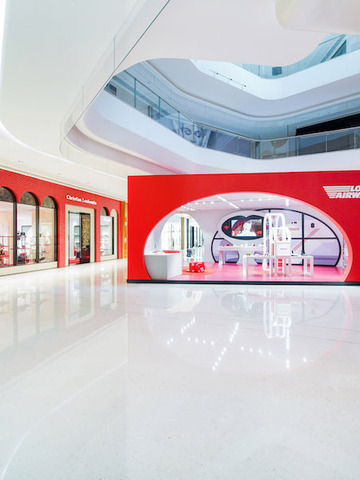 Christian Louboutin 路铂廷欣然揭幕深圳首家精品店 Loubi Airways 互动体验装置深圳站限时开启
