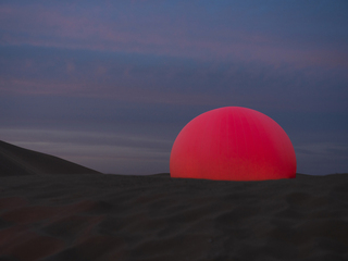 「炽爱当歌 SOUNDS FOR CELEBRATION 」 ERDOS 2021 秋冬大秀于内蒙古库布齐沙漠盛大上演