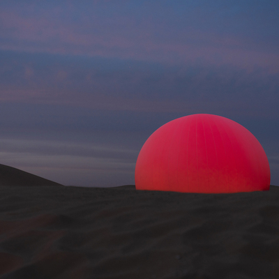 「炽爱当歌 SOUNDS FOR CELEBRATION 」 ERDOS 2021 秋冬大秀于内蒙古库布齐沙漠盛大上演