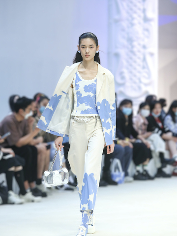 XIAO LI 2022春夏系列发布 本季以「Dreamlike Vacation」为主题，带你畅游XIAO LI的梦幻假期