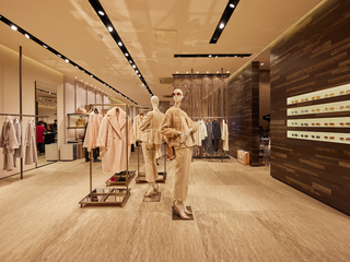 Max Mara 2022早春系列武汉发布 张钧甯现身展独立女性气质