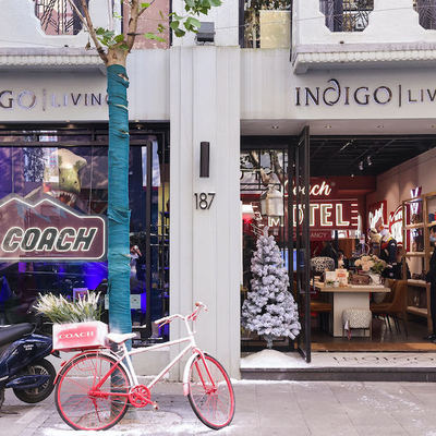 Coach 2021冬季系列限时亮相上海安福路 开启Coach专属冬日派对