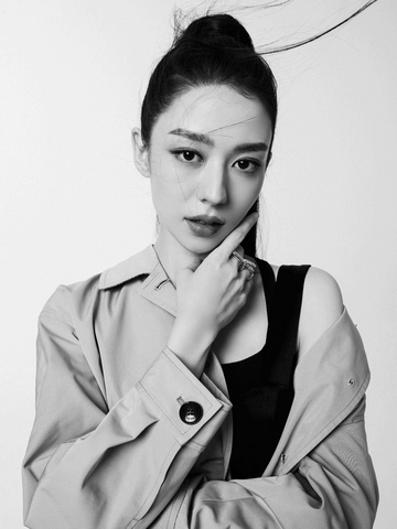 吉娜·爱丽丝诠释“TINA GIA游牧慢生活”时光重塑《Wonderworld》致敬许庆辉精神