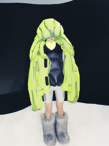 盟可睐MONCLER+DINGYUN ZHANG联名系列 水下未来主义