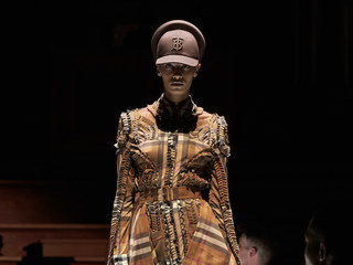 Burberry 隆重发布2022秋冬系列