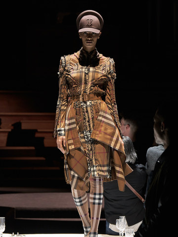 Burberry 隆重发布2022秋冬系列
