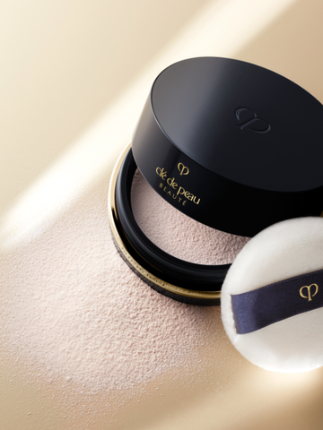  柔雾轻盈 定格钻光 CPB肌肤之钥光纱柔雾蜜粉全新上市