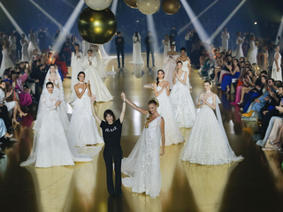PRONOVIAS ATELIER 隆重发布 VERSAILLES 系列，上演巴塞罗那婚纱时装周闭幕大秀