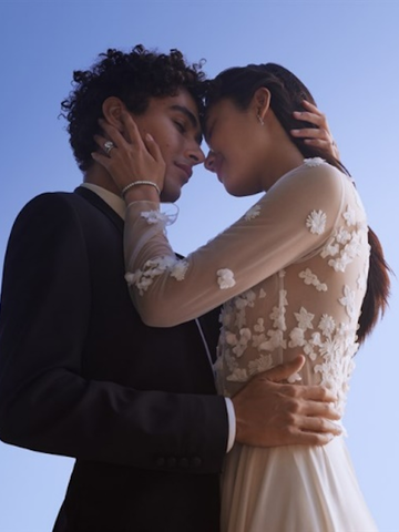 戴比尔斯珠宝 DE BEERS JEWELLERS 推出全新订婚钻戒  演绎爱的恒久承诺