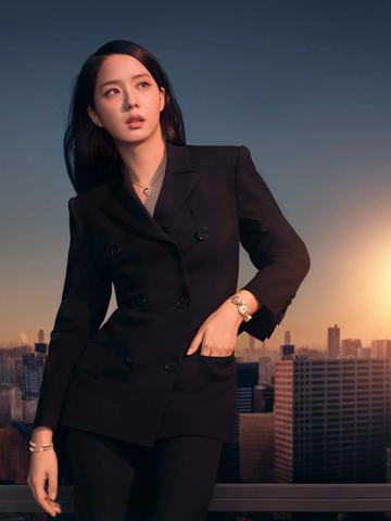 卡地亚携手品牌大使金智秀(Kim Jisoo)，共同演绎猎豹精神