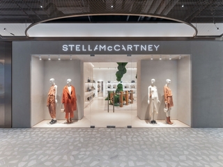Stella McCartney揭幕全新上海前滩太古里旗舰店 邀请中国艺术家刘潇、徐飞，打造沉浸式体验空间, 诠释品牌可持续理念及当代美学