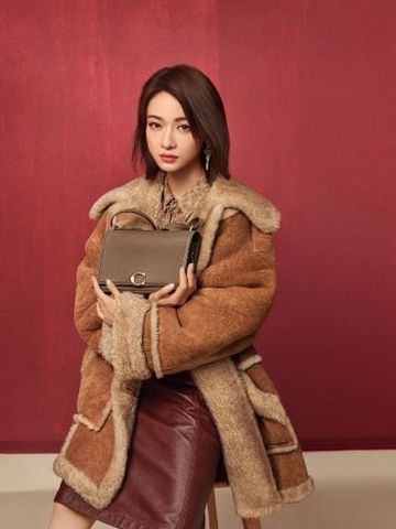 Coach宣布吴谨言成为新一任品牌代言人