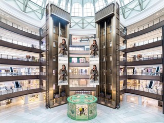 Tory Burch 2022秋冬系列T Monogram主题快闪店 于上海港汇恒隆广场启幕