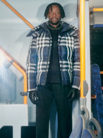 Burberry发布全新外套系列宣传影片《夜行风采 · 格调随影》