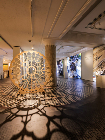 欧莱雅独家赞助，巴黎圣母院全球首个增强现实感沉浸式展览落地上海