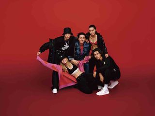 兔Do____in #mycalvins# Calvin Klein发布2023全新兔年新春系列