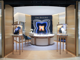 岁末有礼 莲莲爱意 戴比尔斯珠宝 DE BEERS JEWELLERS  合肥银泰中心精品店璀璨揭幕
