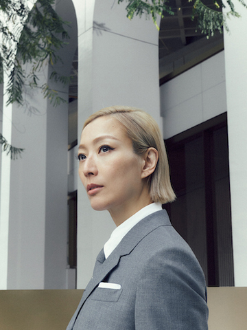 Thom Browne 携手郑秀文， 致意女性力量