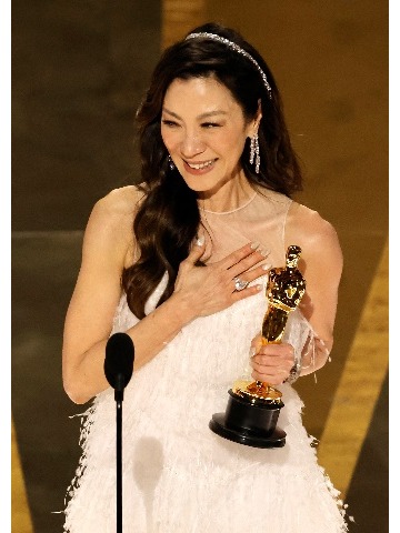 杨紫琼和蕾哈娜撞珠宝？本届奥斯卡的最大赢家竟是它！