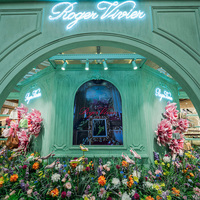 Roger Vivier 倾情呈现 「 Flower Invasion 繁花绮梦」 限时概念展 春之序曲 优雅迭起