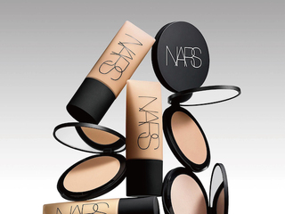 根源控油 绒雾柔焦：NARS「黑科技」底妆家族重磅上市