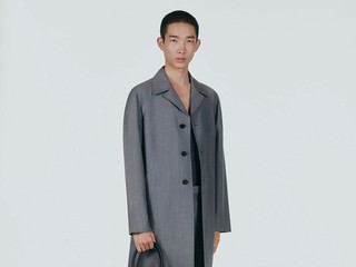 Prada呈现520全新广告大片 及男装和女装特别系列