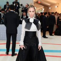众星身着MICHAEL KORS COLLECTION定制礼服闪耀2023 MET GALA红毯及派对