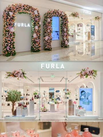 FURLA 520精选系列预览 浪漫鲜花重塑灵感拱门，爱在经典 1927 系列