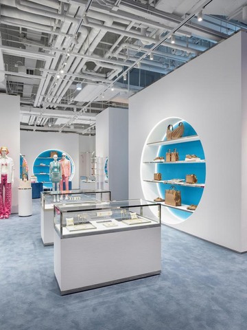 Versace上海前滩太古里限时精品店盛大开幕